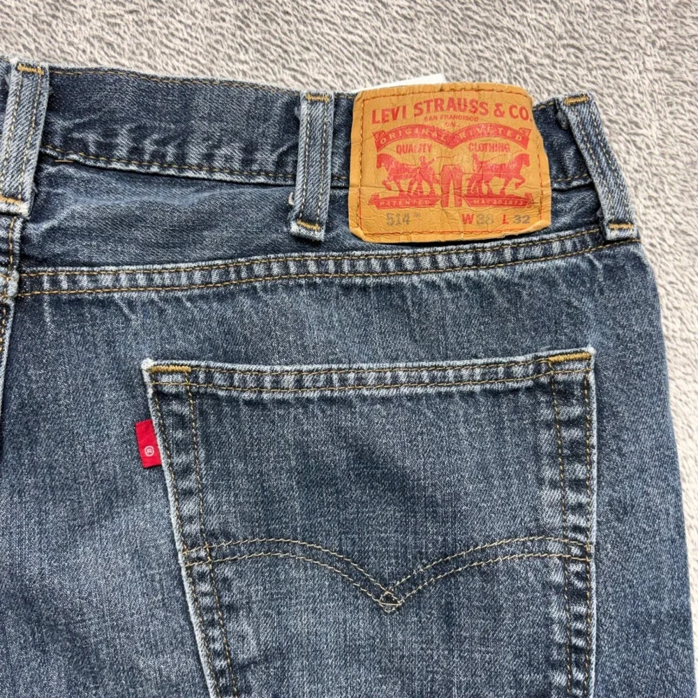 Levi's 514 Straight Fit Mens Size 38x32 Blue Good Zip Fly Denim Jeans